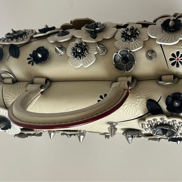 Coach Double Dinky With Chalk Wild Tea Rose 1941 Runway Collection
