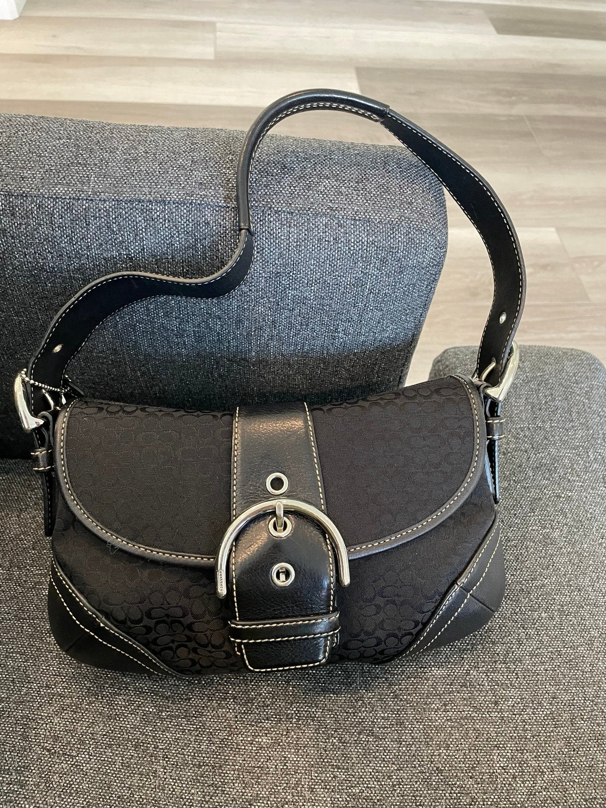 Coach c signature black mini soho