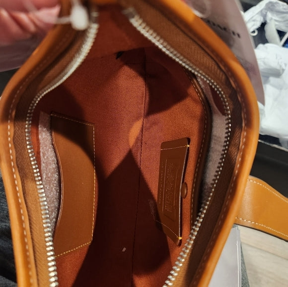 NWT Coach Hamptons Hobo in Crystal Signature Jacquard