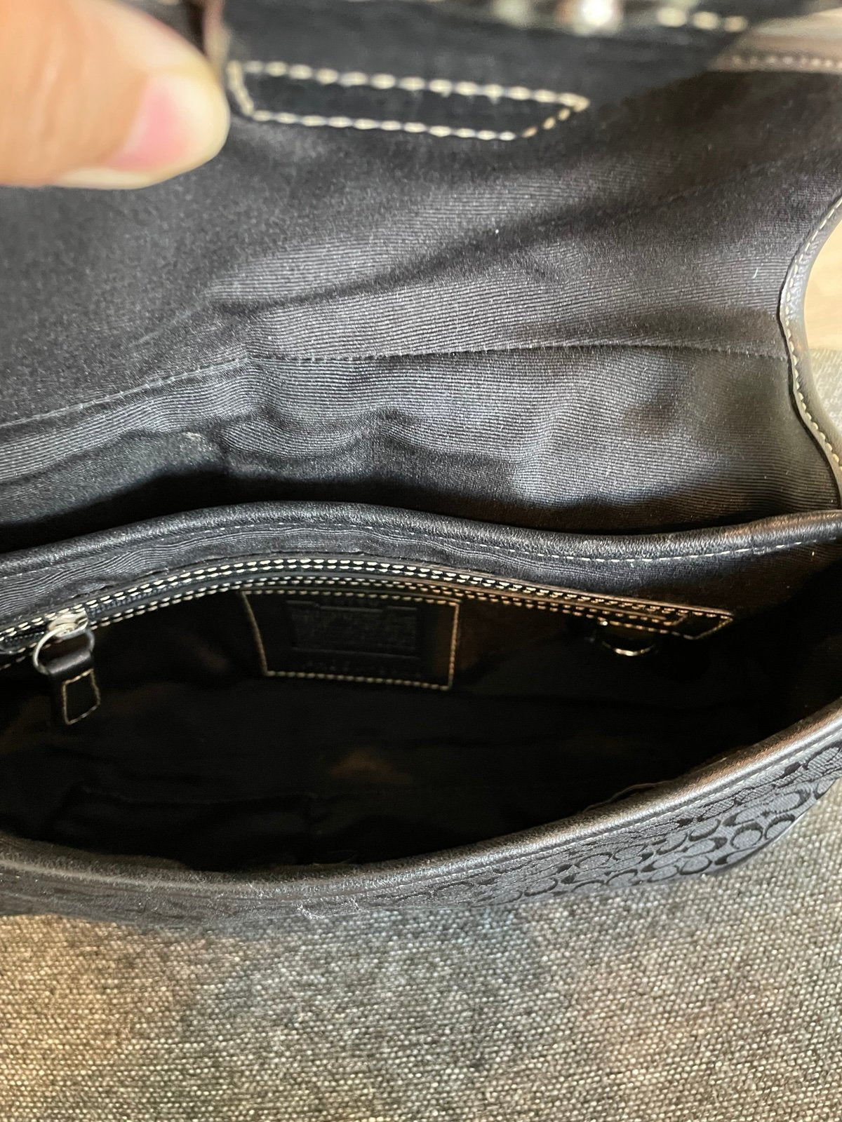 Coach c signature black mini soho