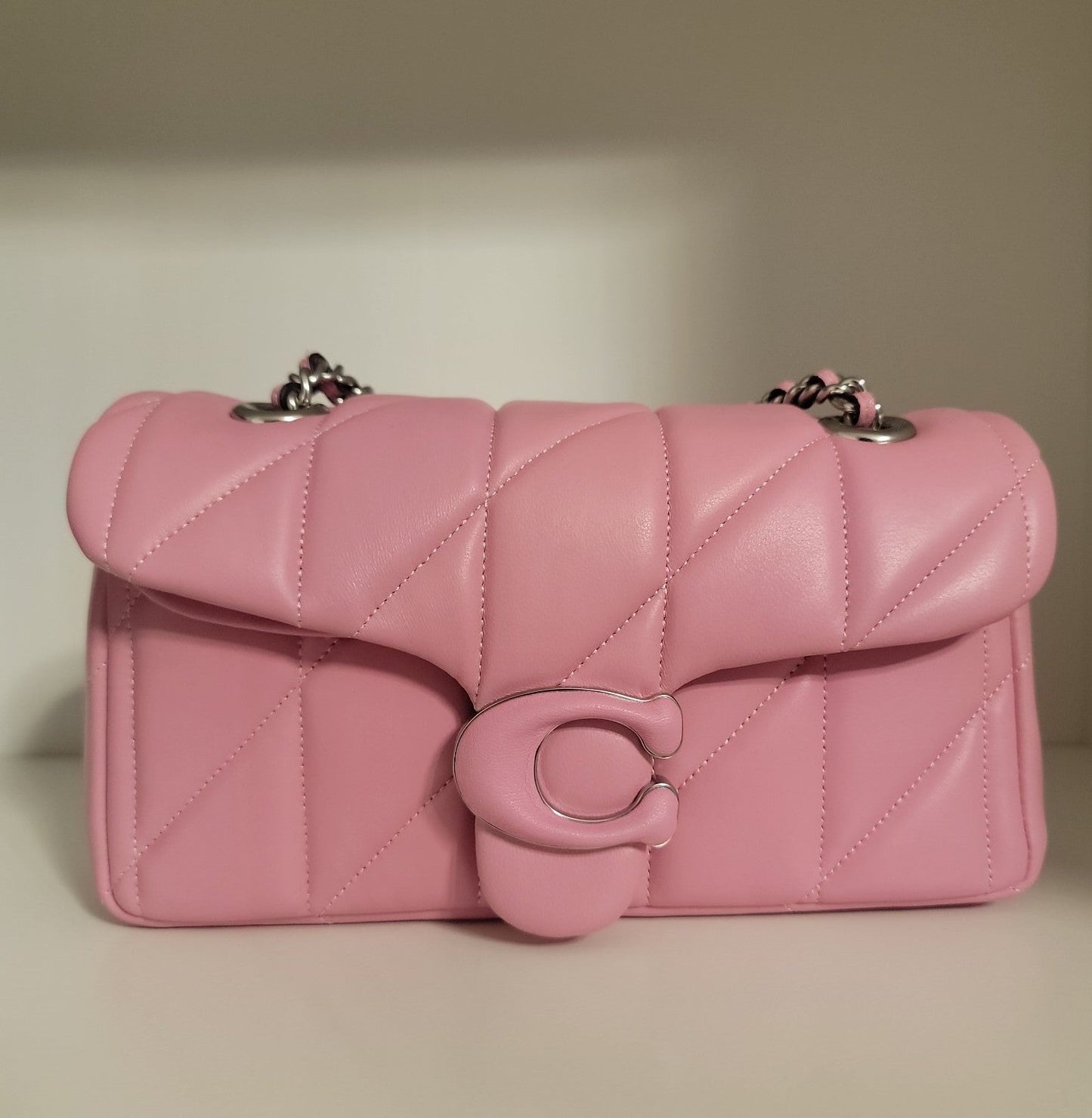 Coach quilted tabby 20 (Vivid Pink)