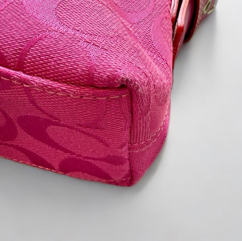 Coach Y2K Pink Hampton Signature East West Demi Baguette Shoulder Bag 6371 China