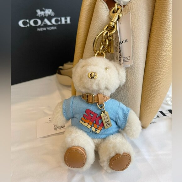 Coach Lana 23 + Large Ski Bear Charm