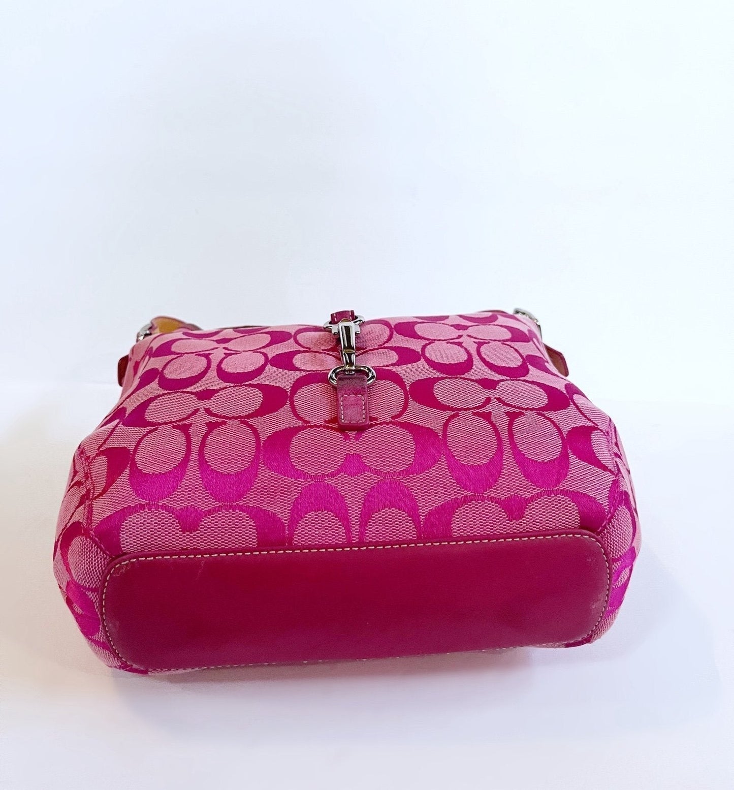 Coach Vintage Pink Signature Suede Hampton Clip Hobo Baguette Bag Purse Y2K Rare