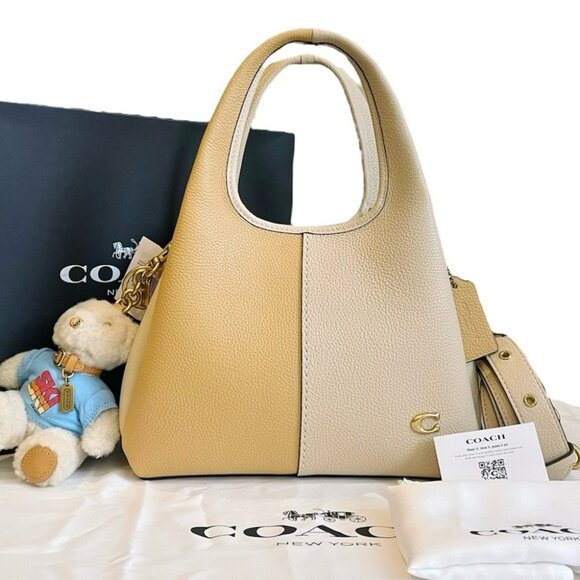 Coach Lana 23 + Large Ski Bear Charm